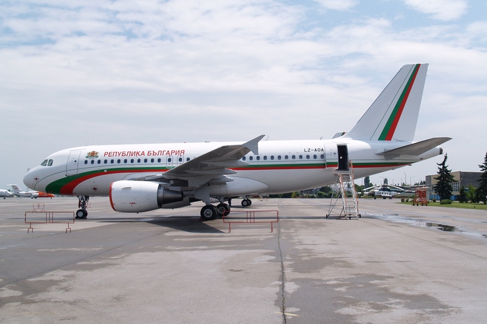 Правителственият самолет излетя за моряците от кораба Царевна Машината е излетяла